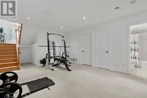 61 Callaway Court Ottawa ON K1C 7S4