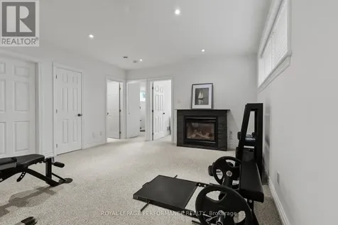 61 Callaway Court Ottawa ON K1C 7S4