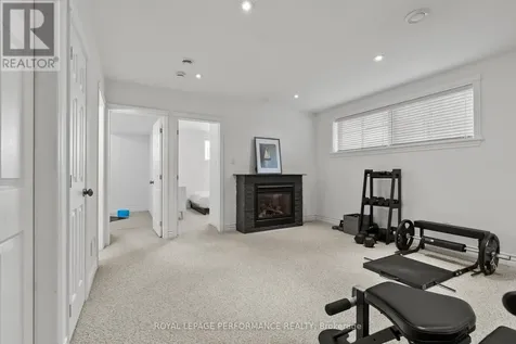61 Callaway Court Ottawa ON K1C 7S4