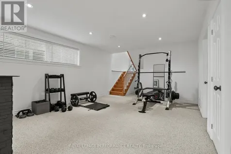 61 Callaway Court Ottawa ON K1C 7S4