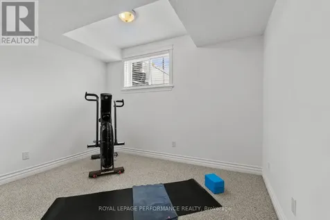 61 Callaway Court Ottawa ON K1C 7S4
