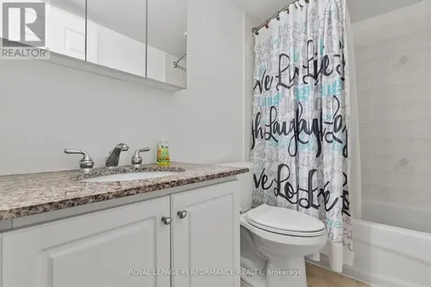 61 Callaway Court Ottawa ON K1C 7S4