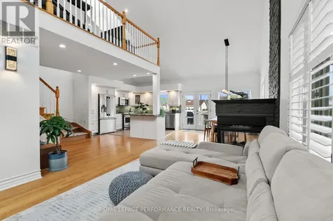 61 Callaway Court Ottawa ON K1C 7S4