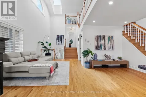 61 Callaway Court Ottawa ON K1C 7S4