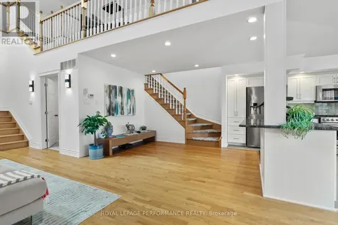 61 Callaway Court Ottawa ON K1C 7S4