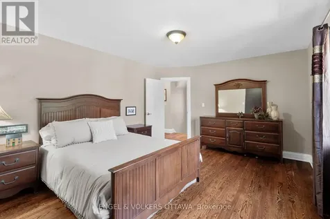 14 Cameron Avenue Ottawa ON K1S 0W7
