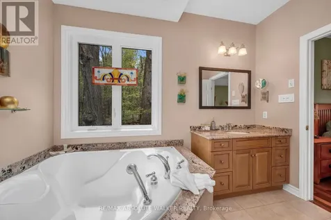 114 Hardwood Drive Ottawa ON K0A 2H0