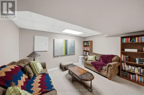 867 Clearcrest Crescent Ottawa ON K4A 3G1