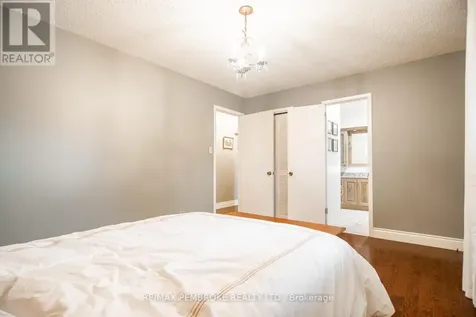 486 Irving Street Pembroke ON K8A 2T4