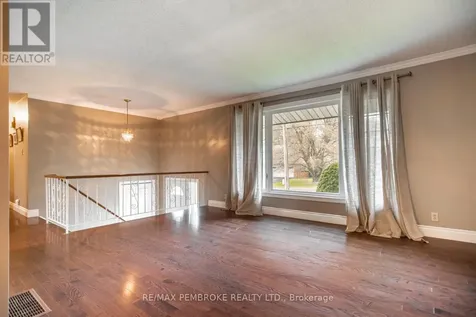 486 Irving Street Pembroke ON K8A 2T4