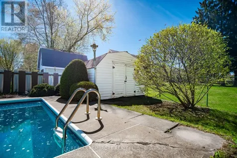 486 Irving Street Pembroke ON K8A 2T4