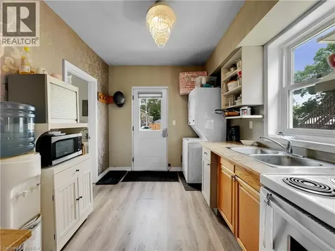 273 Brant Avenue Brantford ON N3T 3J6