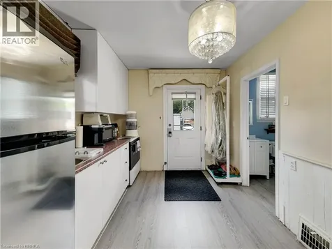 273 Brant Avenue Brantford ON N3T 3J6