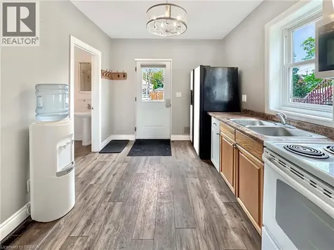 273 Brant Avenue Brantford ON N3T 3J6