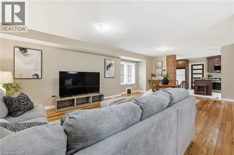 21 Berryman Avenue St. Catharines ON L2R 3W8