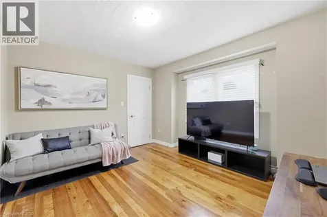 21 Berryman Avenue St. Catharines ON L2R 3W8