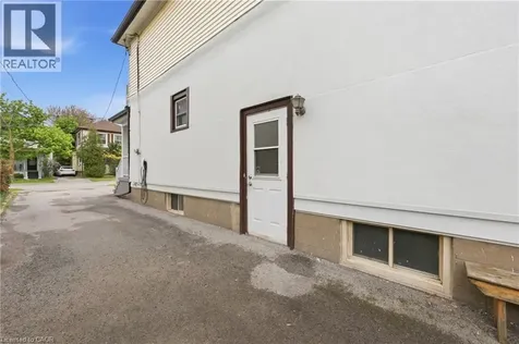 21 Berryman Avenue St. Catharines ON L2R 3W8