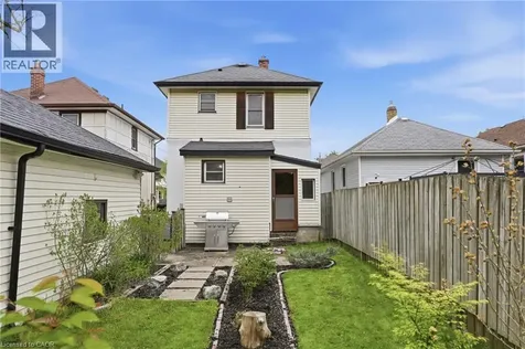 21 Berryman Avenue St. Catharines ON L2R 3W8