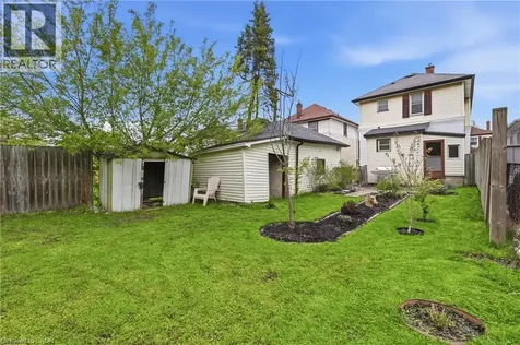 21 Berryman Avenue St. Catharines ON L2R 3W8