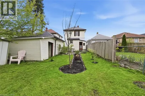 21 Berryman Avenue St. Catharines ON L2R 3W8