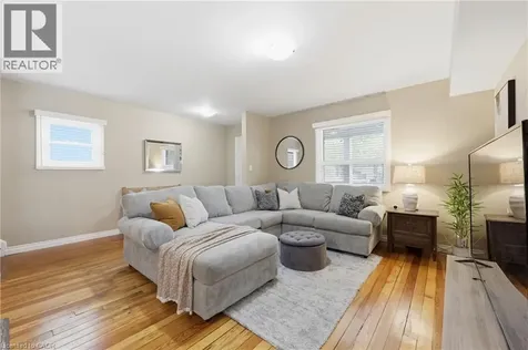 21 Berryman Avenue St. Catharines ON L2R 3W8