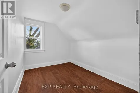 48 Stirling Avenue North Kitchener ON N2H 3G5