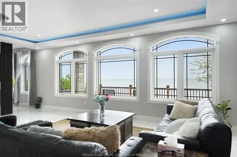 300 Shoreview Circle Windsor ON N8P 1M7