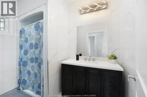 300 Shoreview Circle Windsor ON N8P 1M7