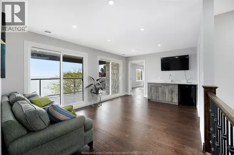 300 Shoreview Circle Windsor ON N8P 1M7