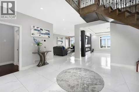 300 Shoreview Circle Windsor ON N8P 1M7