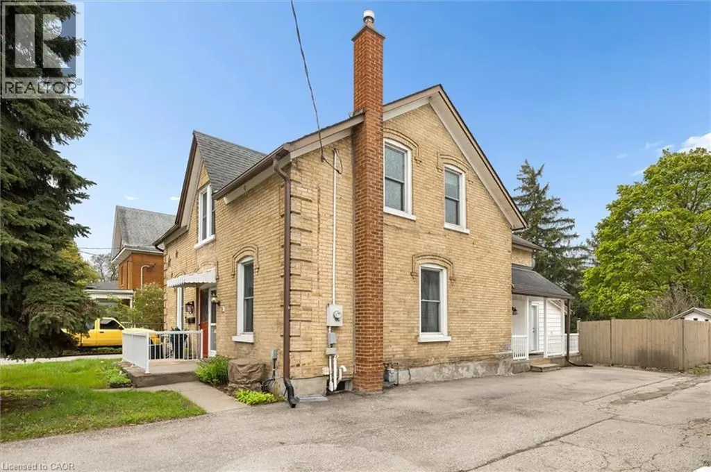 30 Hopeton Street Cambridge ON N1R 3T3