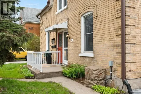 30 Hopeton Street Cambridge ON N1R 3T3