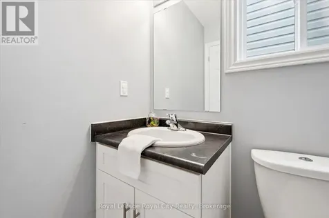 5 Sandybay Avenue Kitchener ON N2A 0H7