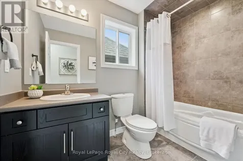 5 Sandybay Avenue Kitchener ON N2A 0H7