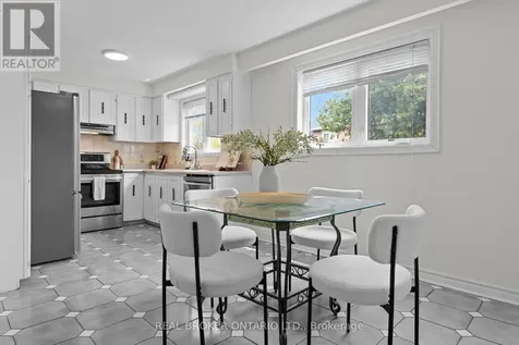 111 Madawaska Avenue Toronto (newtonbrook East) ON M2M 2R5