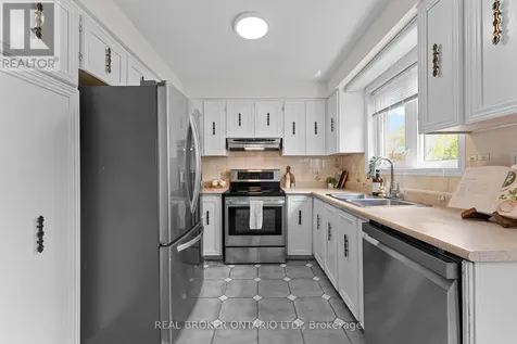 111 Madawaska Avenue Toronto (newtonbrook East) ON M2M 2R5