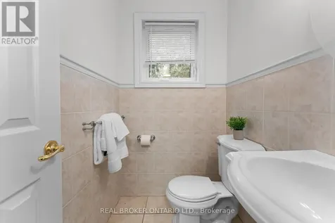 111 Madawaska Avenue Toronto (newtonbrook East) ON M2M 2R5
