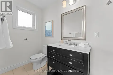 111 Madawaska Avenue Toronto (newtonbrook East) ON M2M 2R5