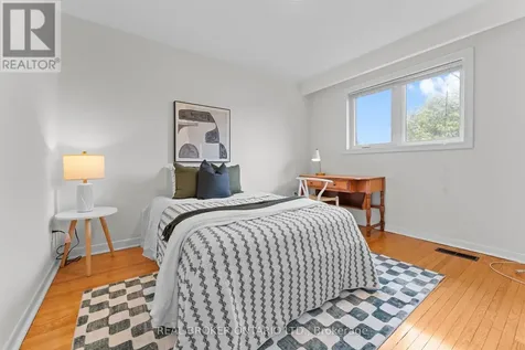 111 Madawaska Avenue Toronto (newtonbrook East) ON M2M 2R5