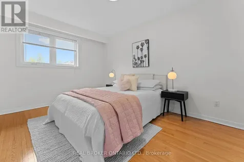 111 Madawaska Avenue Toronto (newtonbrook East) ON M2M 2R5