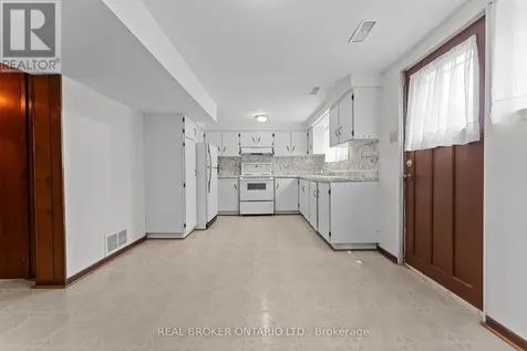 111 Madawaska Avenue Toronto (newtonbrook East) ON M2M 2R5