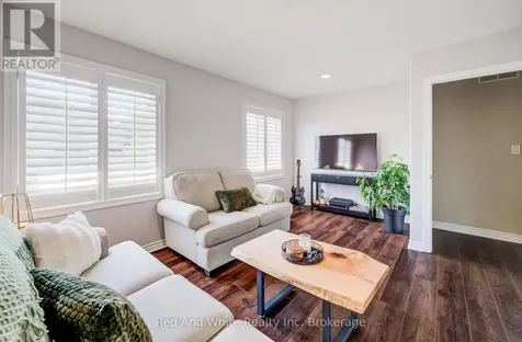 195 Westcliff Way Cambridge ON N1S 5C2