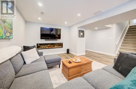 195 Westcliff Way Cambridge ON N1S 5C2