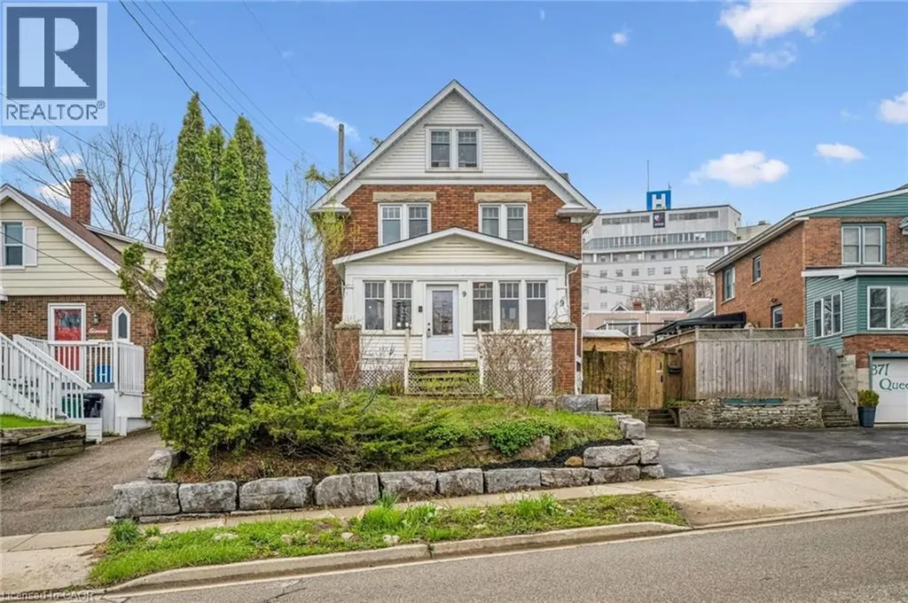 9 Spadina Road East Kitchener ON N2M 3X2
