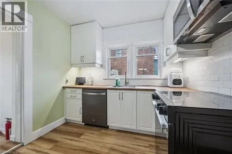 9 Spadina Road East Kitchener ON N2M 3X2