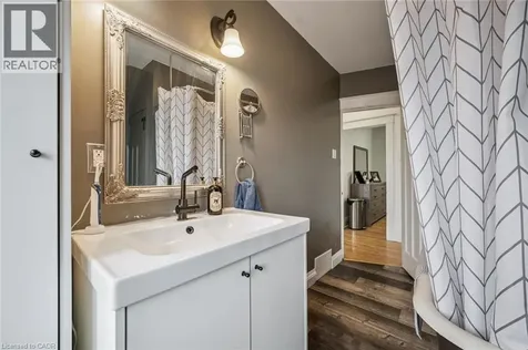 9 Spadina Road East Kitchener ON N2M 3X2