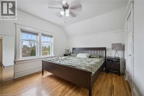 9 Spadina Road East Kitchener ON N2M 3X2