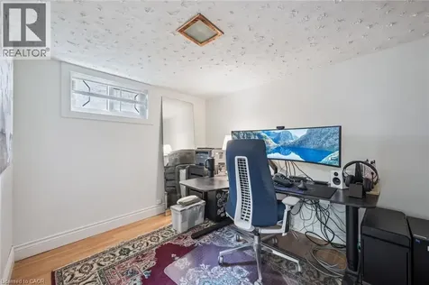 9 Spadina Road East Kitchener ON N2M 3X2