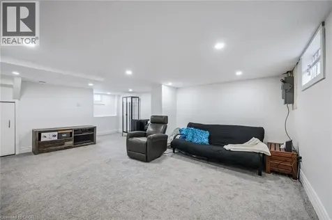 9 Spadina Road East Kitchener ON N2M 3X2