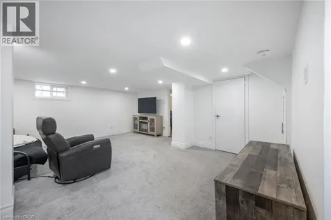 9 Spadina Road East Kitchener ON N2M 3X2